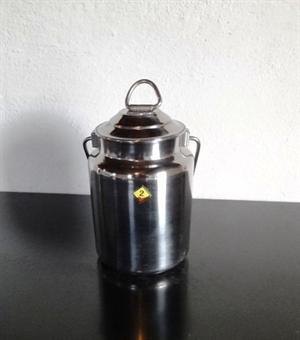 Mjölkhink med handtag och lock, rostfritt stål. (1,6 liter), 2. sortering